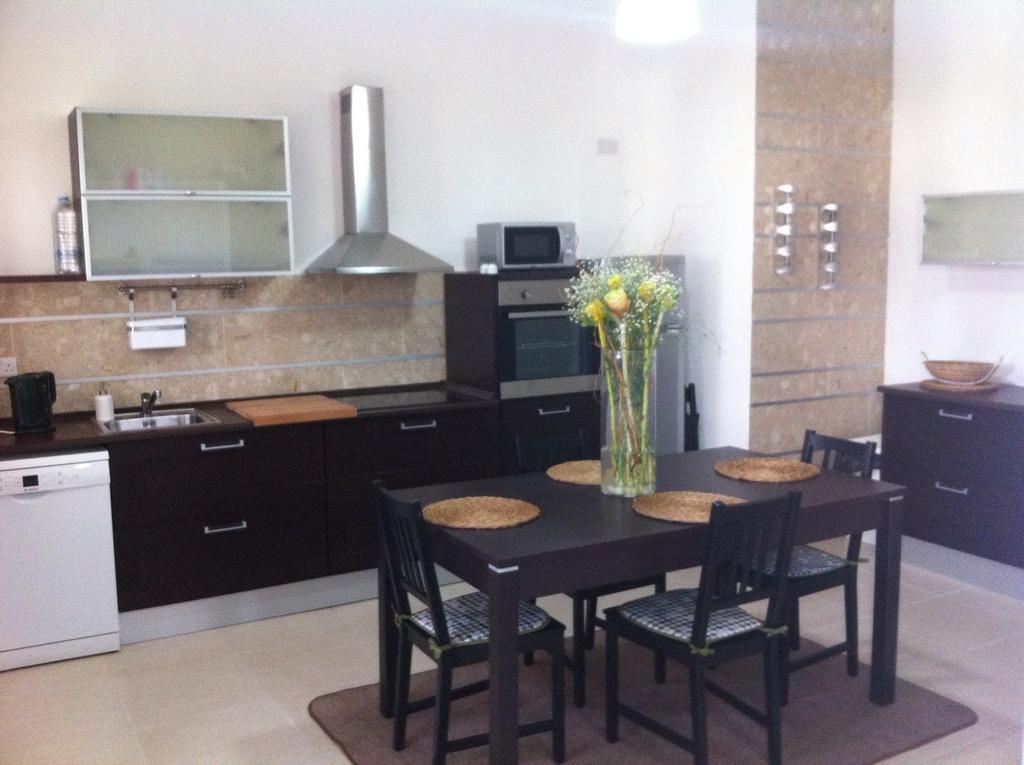 Genista Apartment Kalkara Zimmer foto